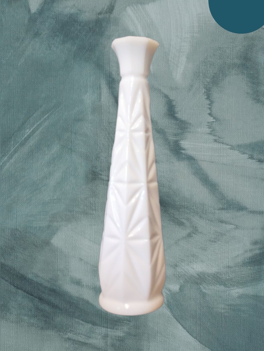 ⚕️1950s Milk Glass Bud Vase - Picture 2 of 7